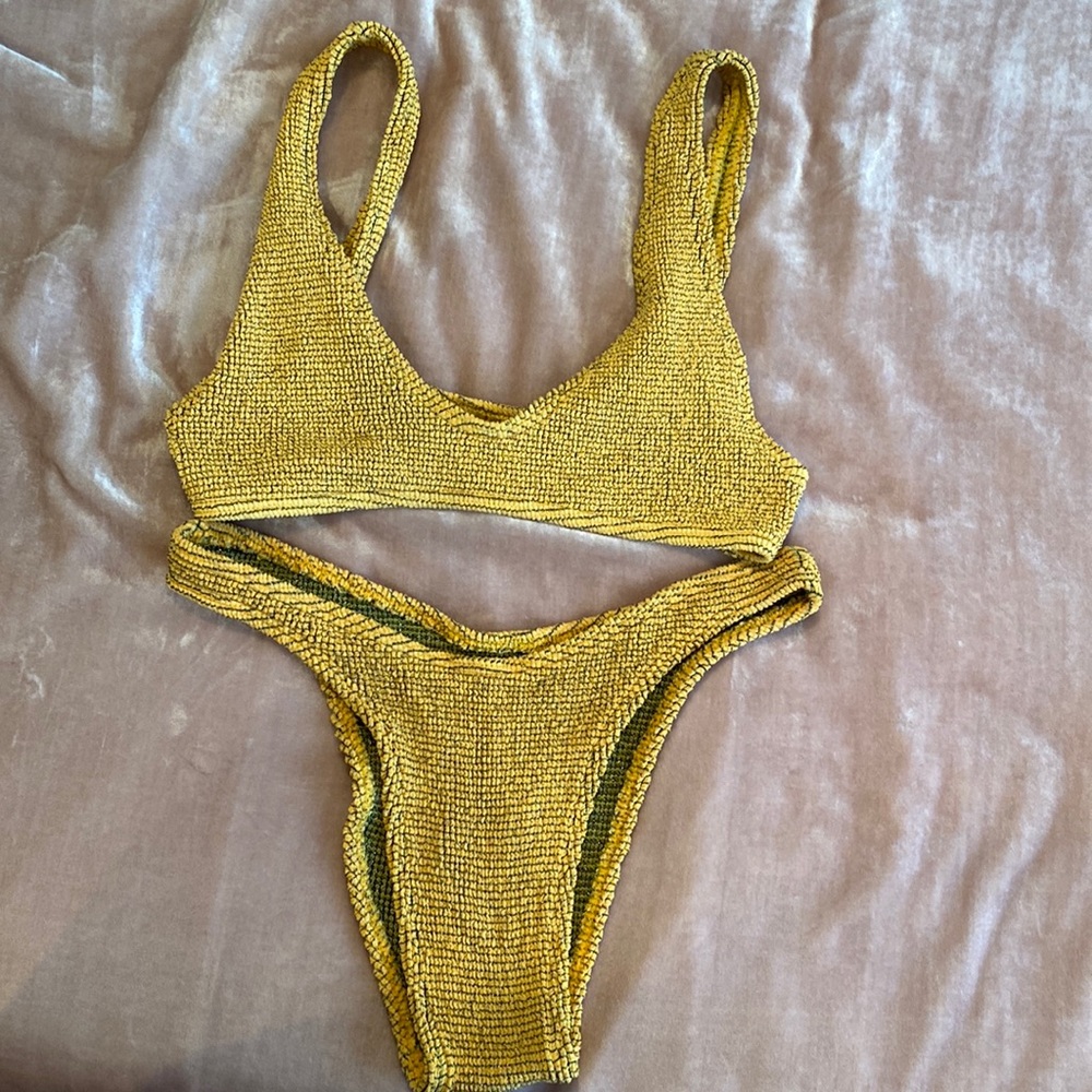 Bond-Eye Swim
